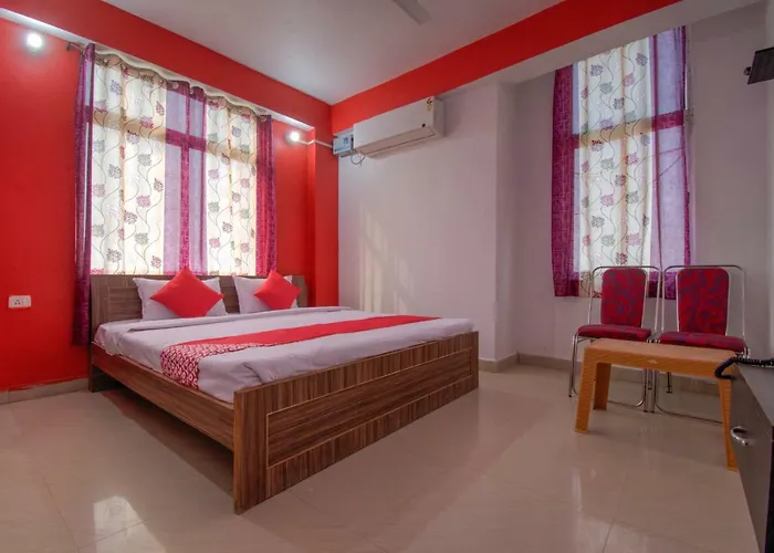 Oyo 26461 Gulmohar Palace 3* Sonpur
