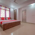 Oyo 26461 Gulmohar Palace Hotel Sonpur