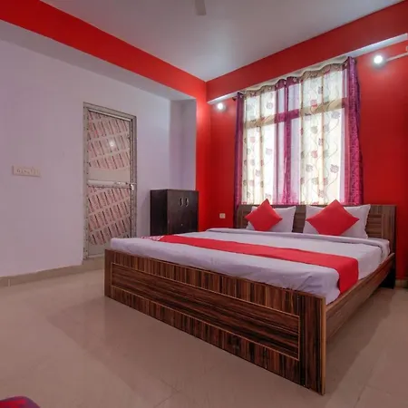 Oyo 26461 Gulmohar Palace 3*