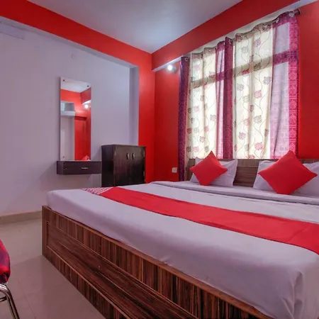 Oyo 26461 Gulmohar Palace Hotel 3*