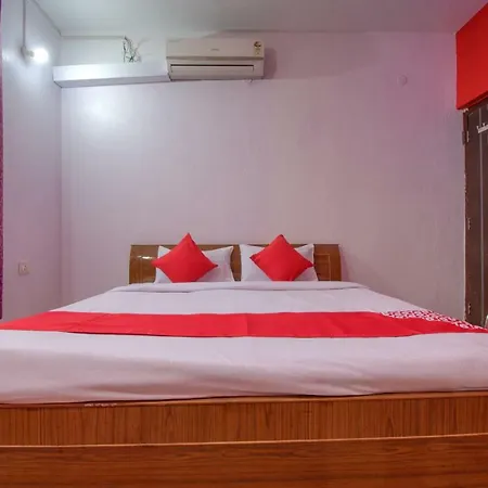Oyo 26461 Gulmohar Palace 3* Sonpur