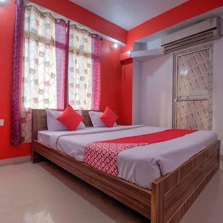 Hotel Oyo 26461 Gulmohar Palace 3*