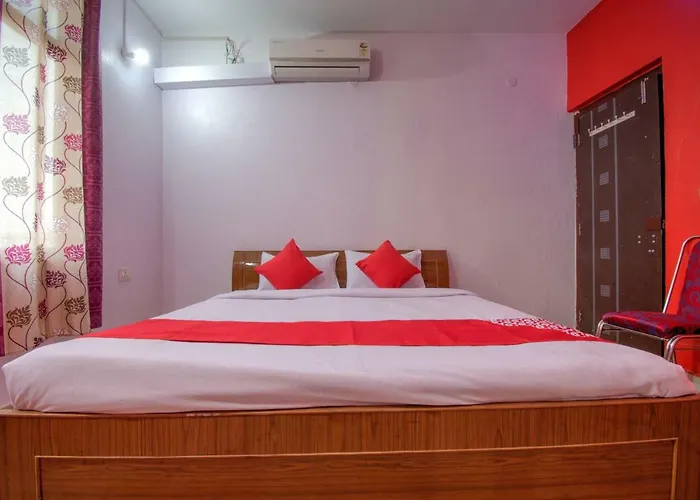 Oyo 26461 Gulmohar Palace 3* Sonpur