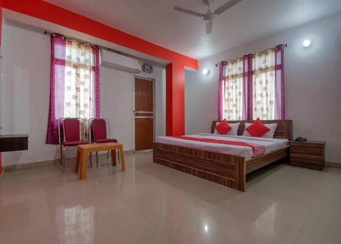 Oyo 26461 Gulmohar Palace